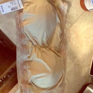 Woman’s strapless bra